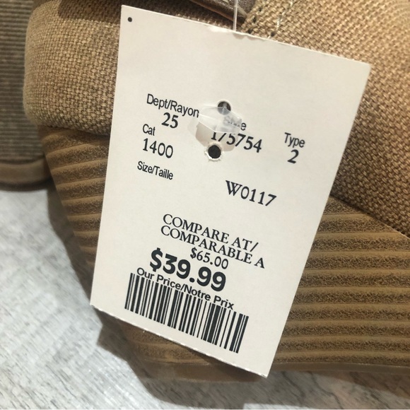 NWT Sugar Wedge Bootie Size 8 - Picture 9 of 9